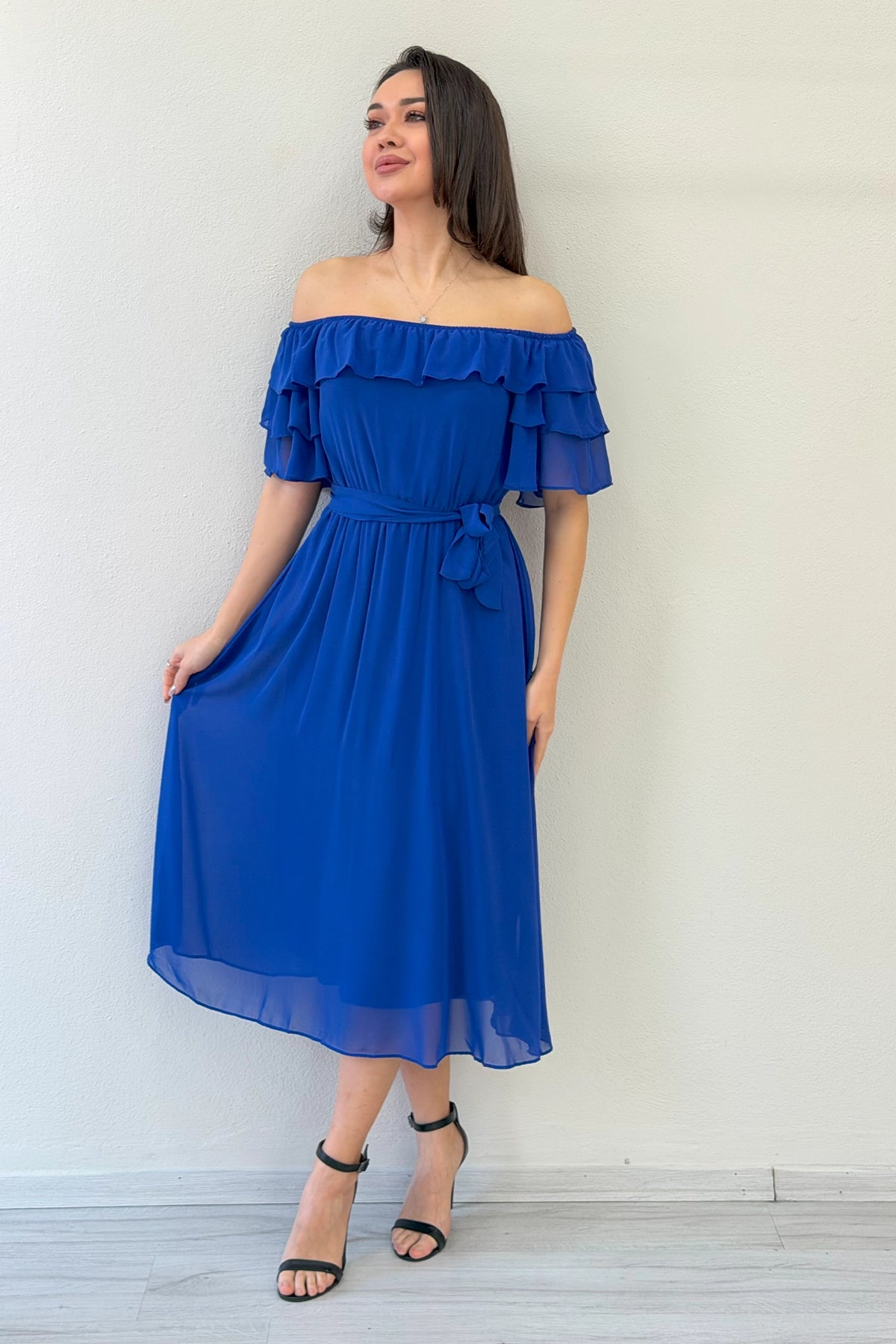 Saks Mavi Volanlı Madonna Yaka Büyük Beden Şifon Elbise