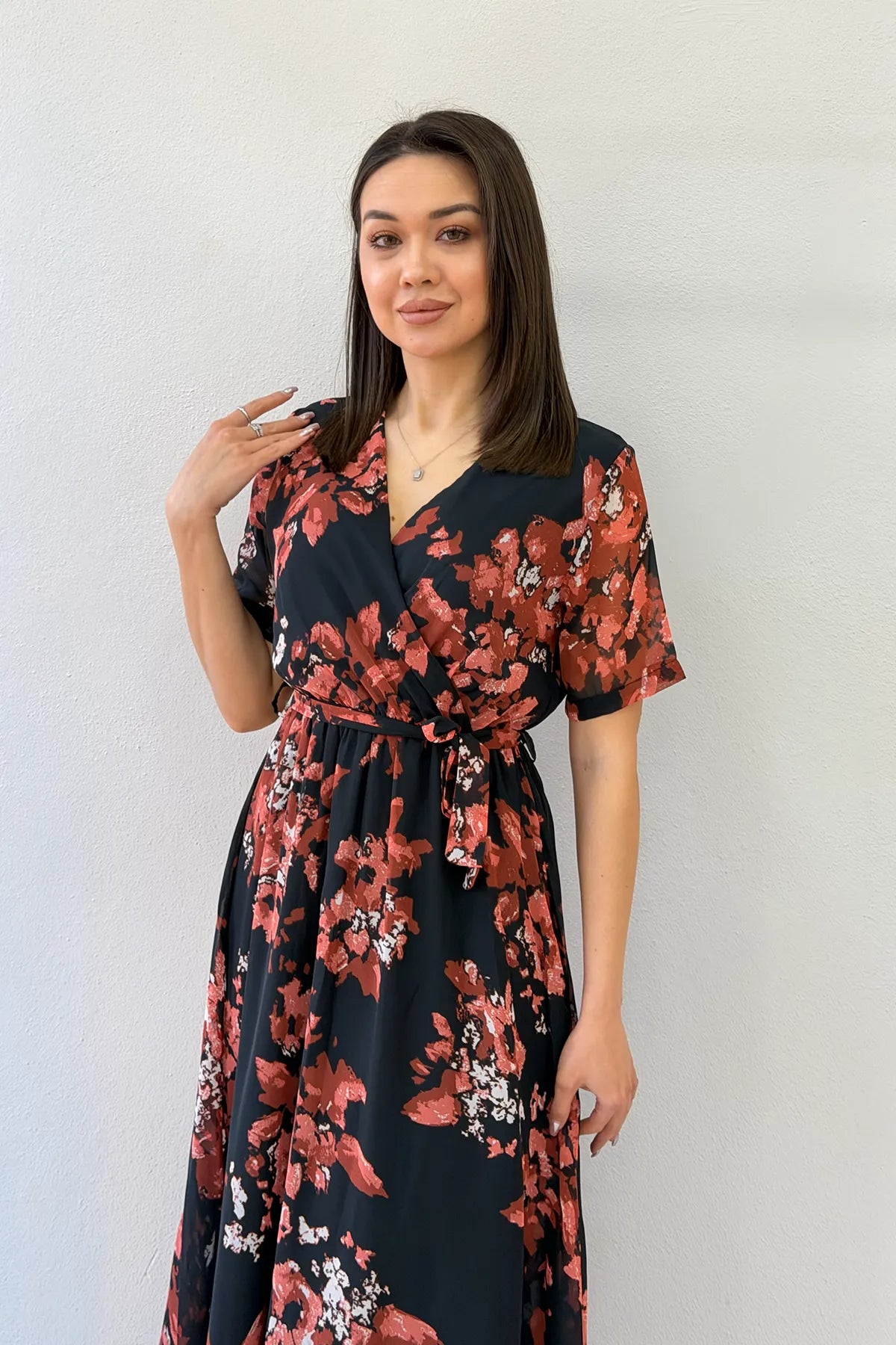 Nar Çiçekli Kısa Kol Kruvaze Yaka Büyük Beden Şifon Elbise