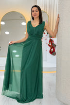 Zümrüt Yeşili Sıfır Kol Transparan Detay Abiye Elbise