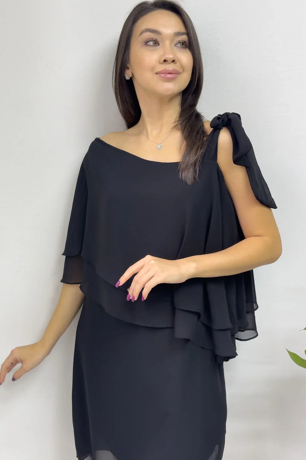 Kadın Siyah Tek Omuz Bağlamalı Şifon Büyük Beden Elbise

