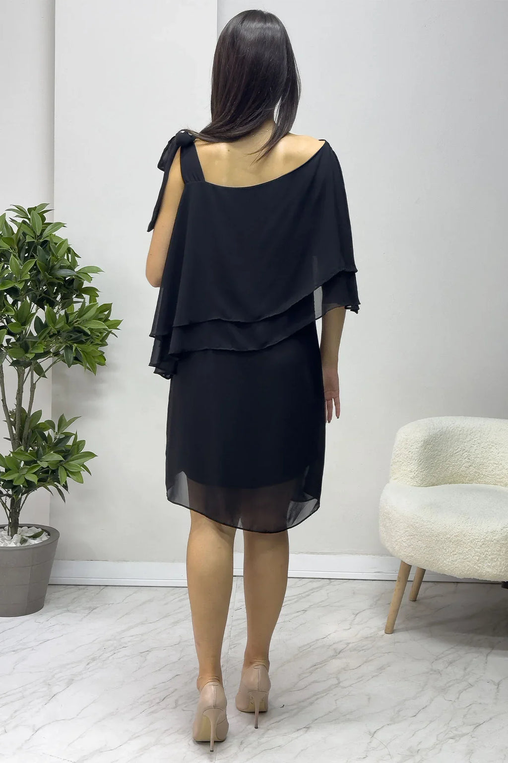 Kadın Siyah Tek Omuz Bağlamalı Şifon Büyük Beden Elbise

