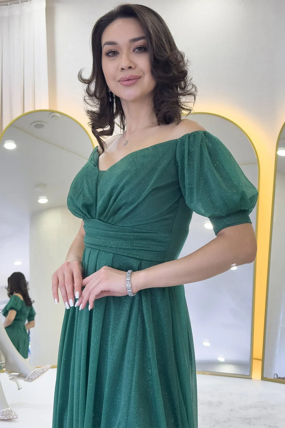 Kadın Zümrüt Yeşil Kısa Kol Drapeli Abiye Elbise