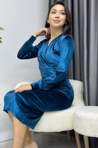 Kadın Petrol Mavisi Midi Boy Kruvaze Büyük Beden Kadife Elbise