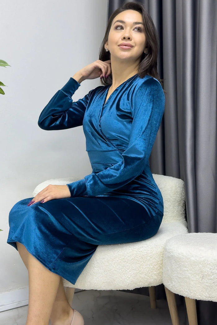 Kadın Petrol Mavisi Midi Boy Kruvaze Büyük Beden Kadife Elbise