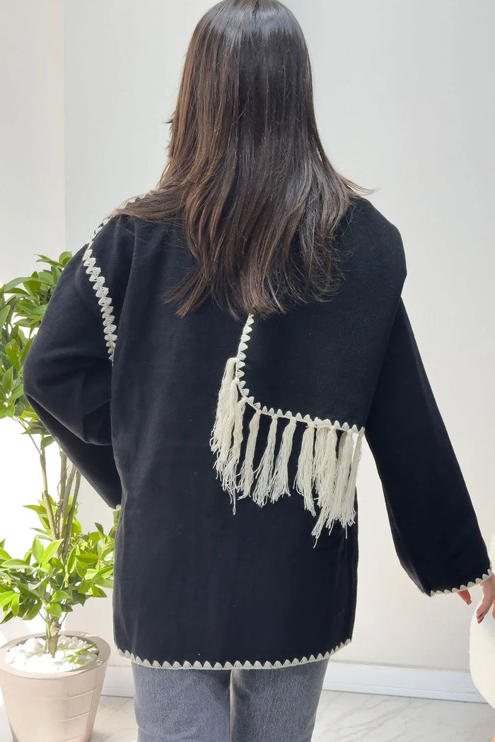 Kadın Siyah Nakışlık Cepli Atkı Detay Kaban