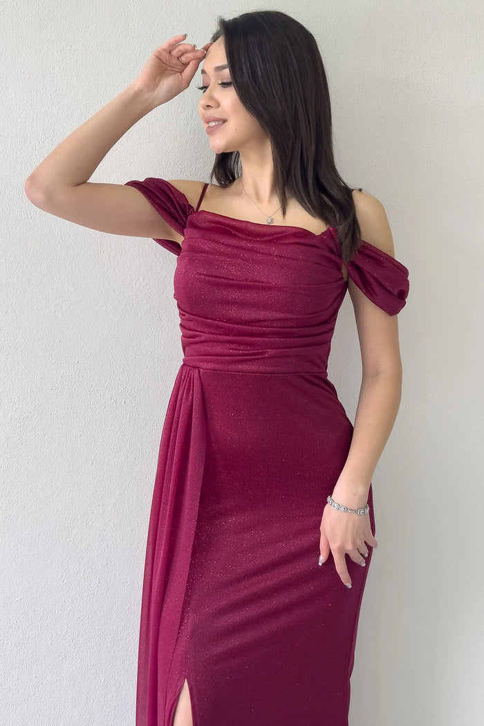 Bordo Askılı Düşük Omuz Yırtmaç Detay Abiye Elbise