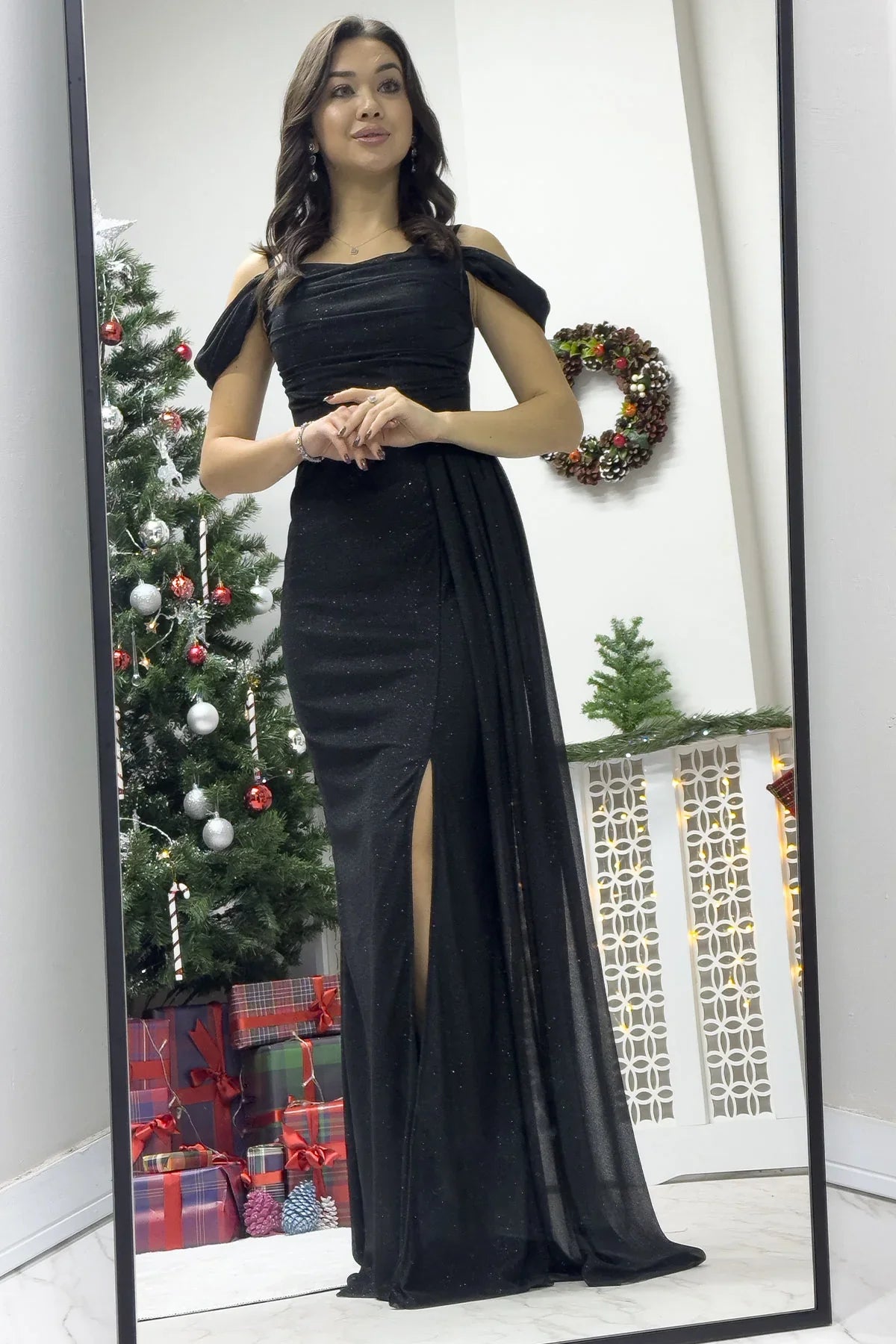 Siyah Askılı Düşük Omuz Yırtmaç Detay Abiye Elbise