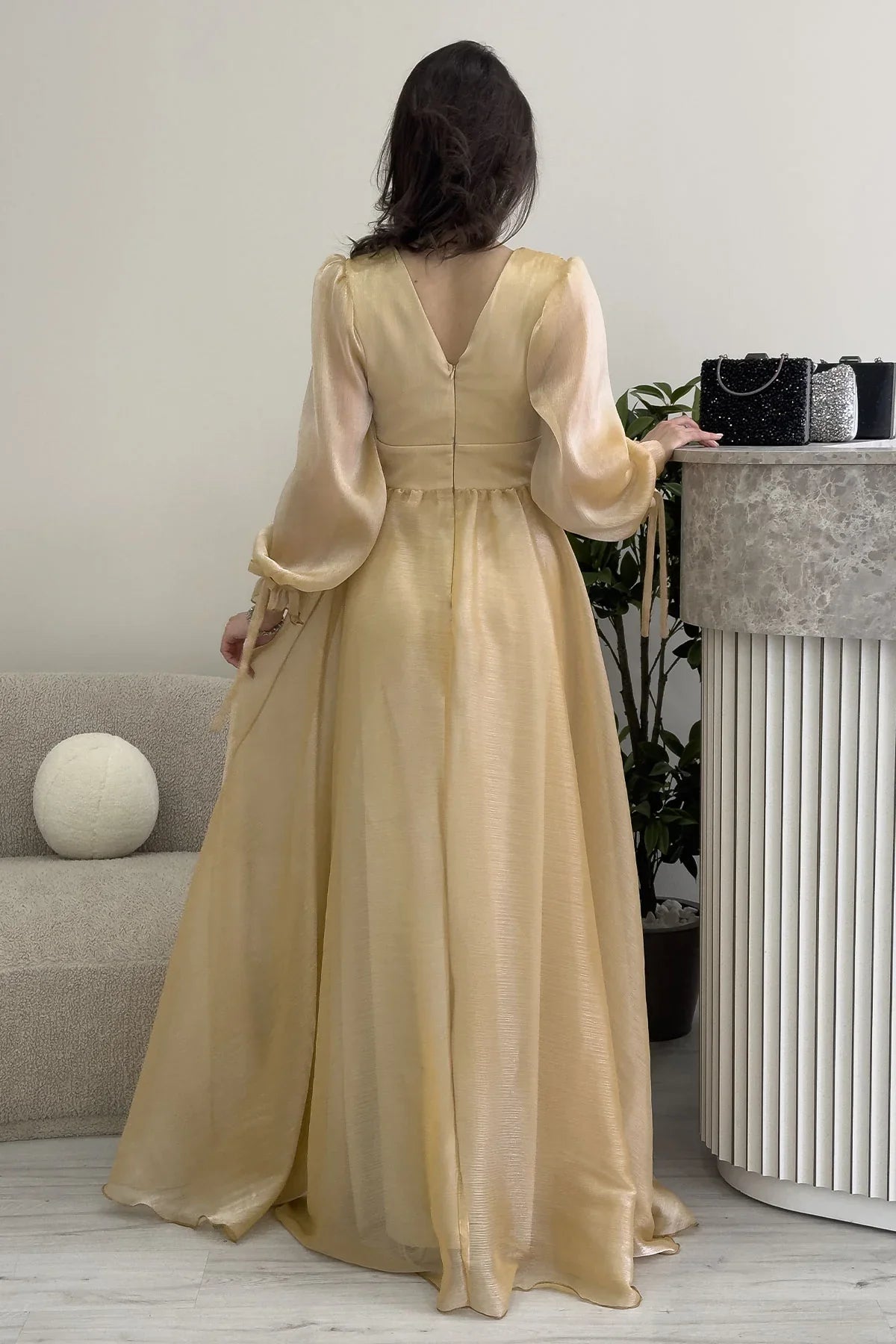 Asimetrik Etek Gold Karpuz Kol Prenses V Yaka Abiye Elbise