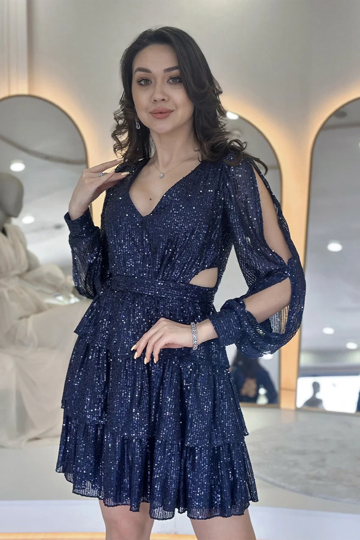 Lacivert Pul Payet Sırt Dekolteli Mini After Abiye Elbise