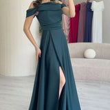 Zümrüt Yeşili Taş Askılı Düşük Omuz Saten Yırtmaçlı Abiye Elbise