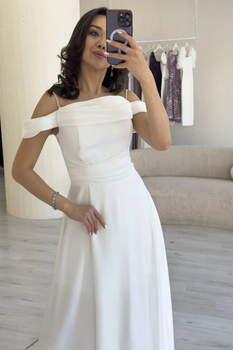 Beyaz Taş Askılı Düşük Omuz Saten Yırtmaçlı Abiye Elbise