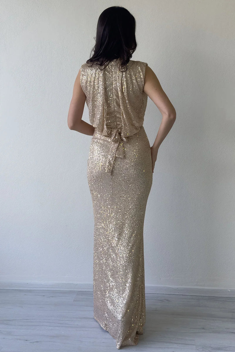 Kadın Bej Dik Yaka Kuşak Detay Yırtmaçlı Pul Payet Abiye Elbise