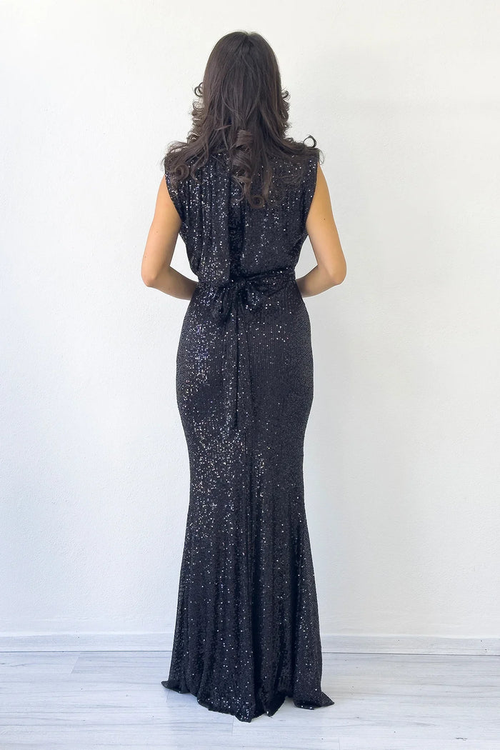 Kadın Siyah Dik Yaka Kuşak Detay Yırtmaçlı Pul Payet Abiye Elbise