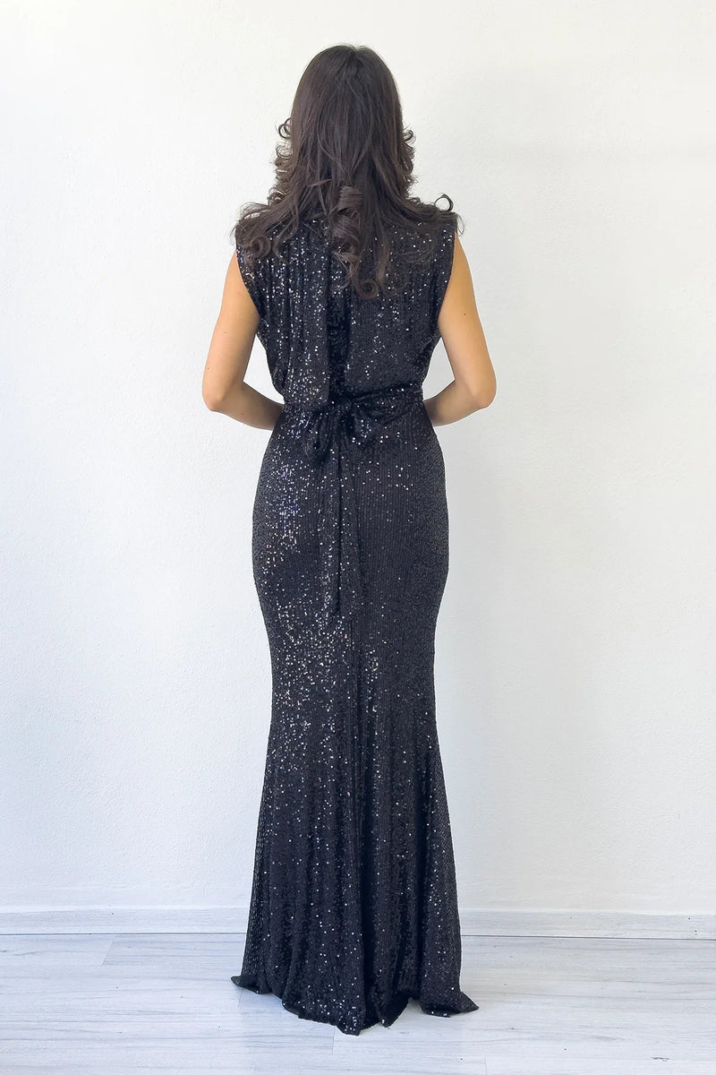 Kadın Siyah Dik Yaka Kuşak Detay Yırtmaçlı Pul Payet Abiye Elbise