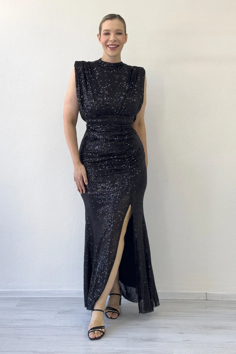 Kadın Siyah Dik Yaka Kuşak Detay Yırtmaçlı Pul Payet Abiye Elbise