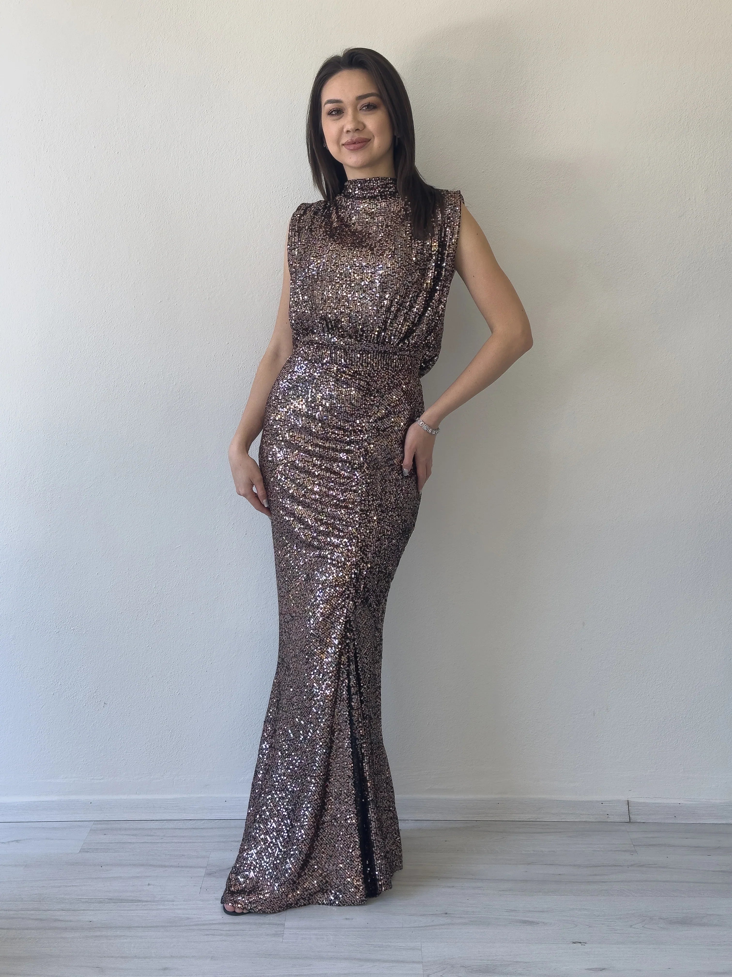 Kadın Vizon Dik Yaka Kuşak Detay Yırtmaçlı Pul Payet Abiye Elbise