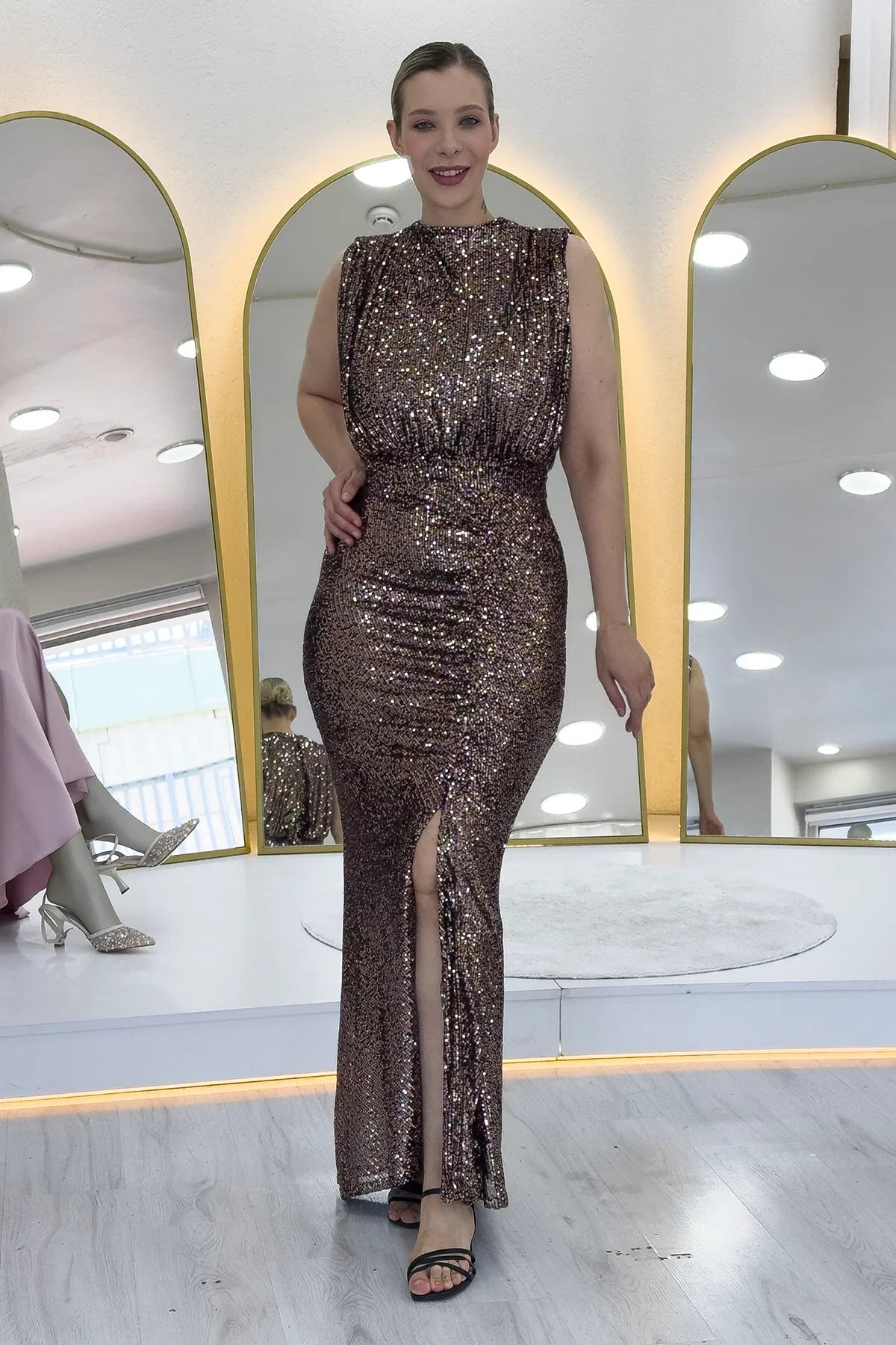 Kadın Vizon Dik Yaka Kuşak Detay Yırtmaçlı Pul Payet Abiye Elbise