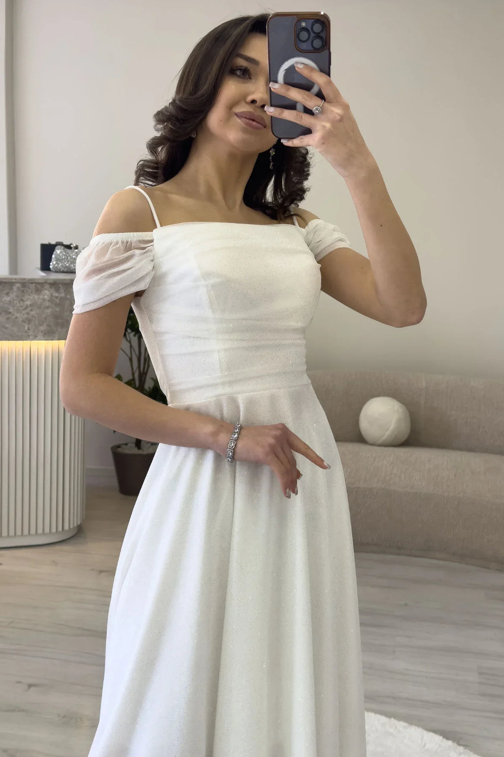 Kadın Beyaz Midi Boy Kloş Askılı Düşük Omuz Abiye Elbise