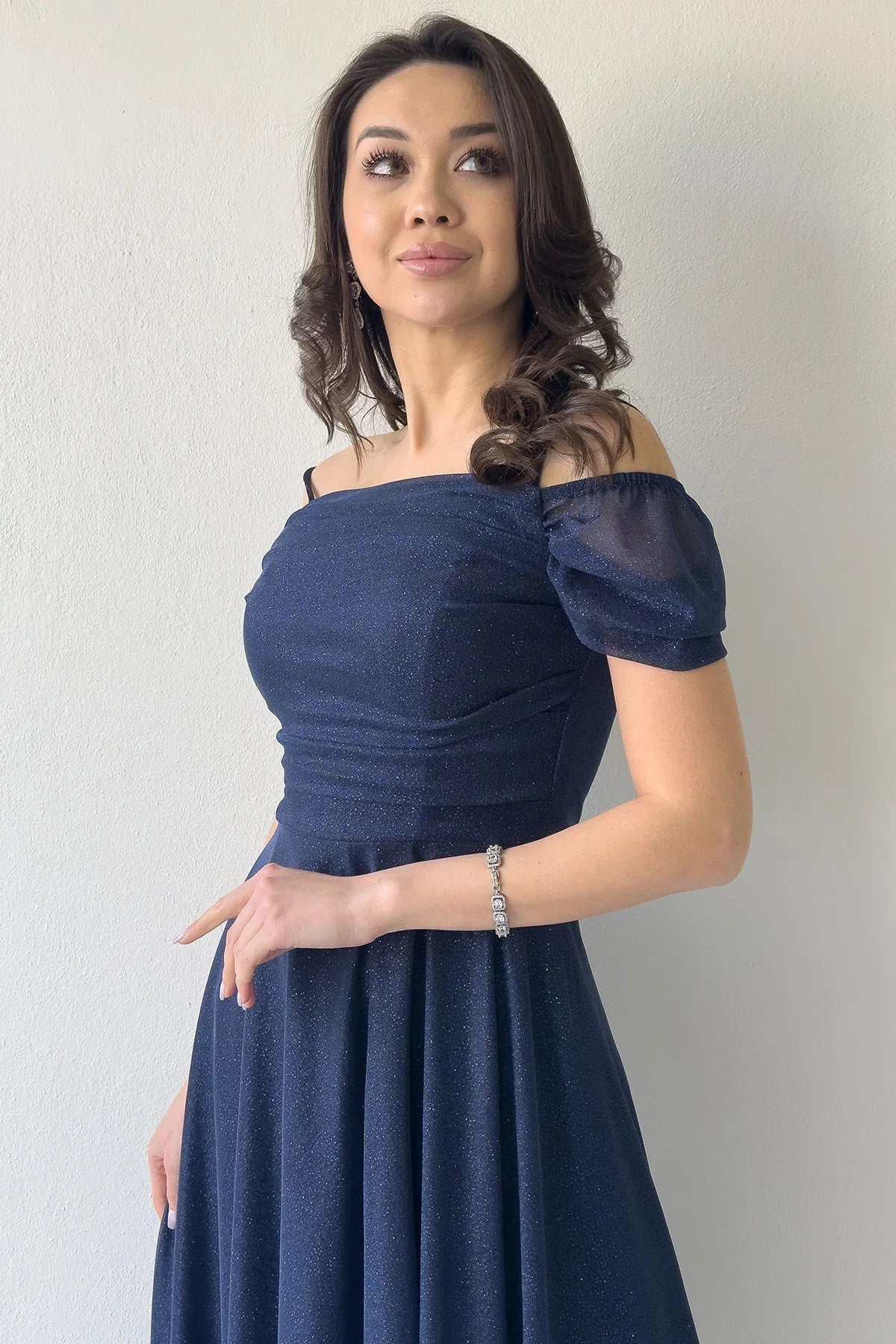 Kadın Lacivert Midi Boy Kloş Askılı Düşük Omuz Abiye Elbise