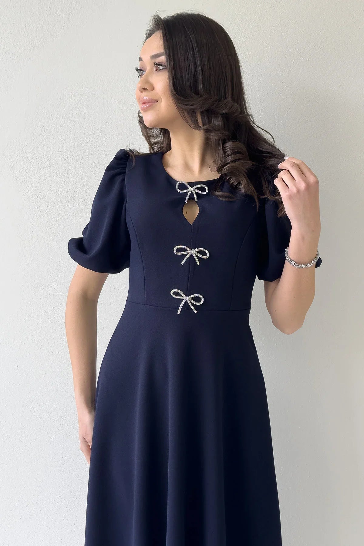 Kadın Lacivert Fiyonk Detay Midi Kısa Kol Elbise