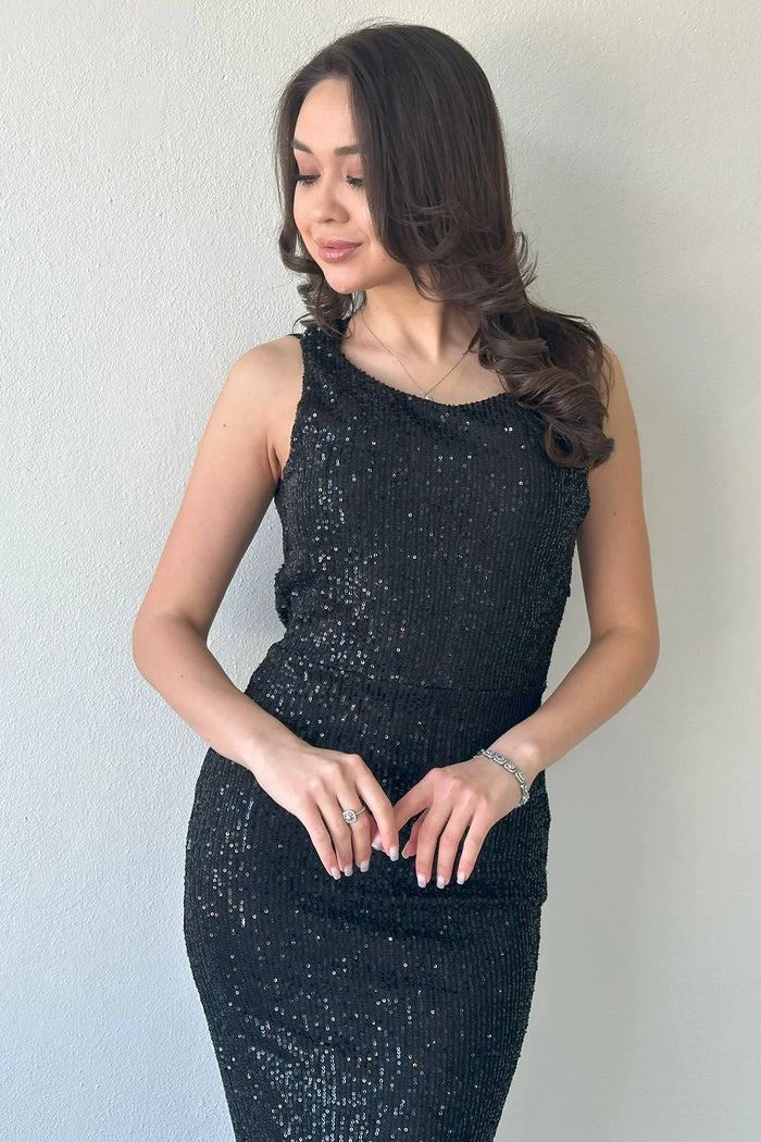 Kadın Siyah Sırt Dekolteli Askılı Pul Payet Büyük Beden Abiye Elbise