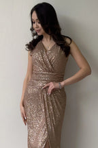 Kadın Bej Kruvaze Yaka Payet Tasarım Sıfır Kol Yırtmaçlı Balık Abiye Elbise