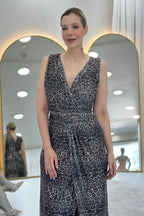 Kadın Leopar Kruvaze Yaka Payet Tasarım Sıfır Kol Yırtmaçlı Balık Abiye Elbise