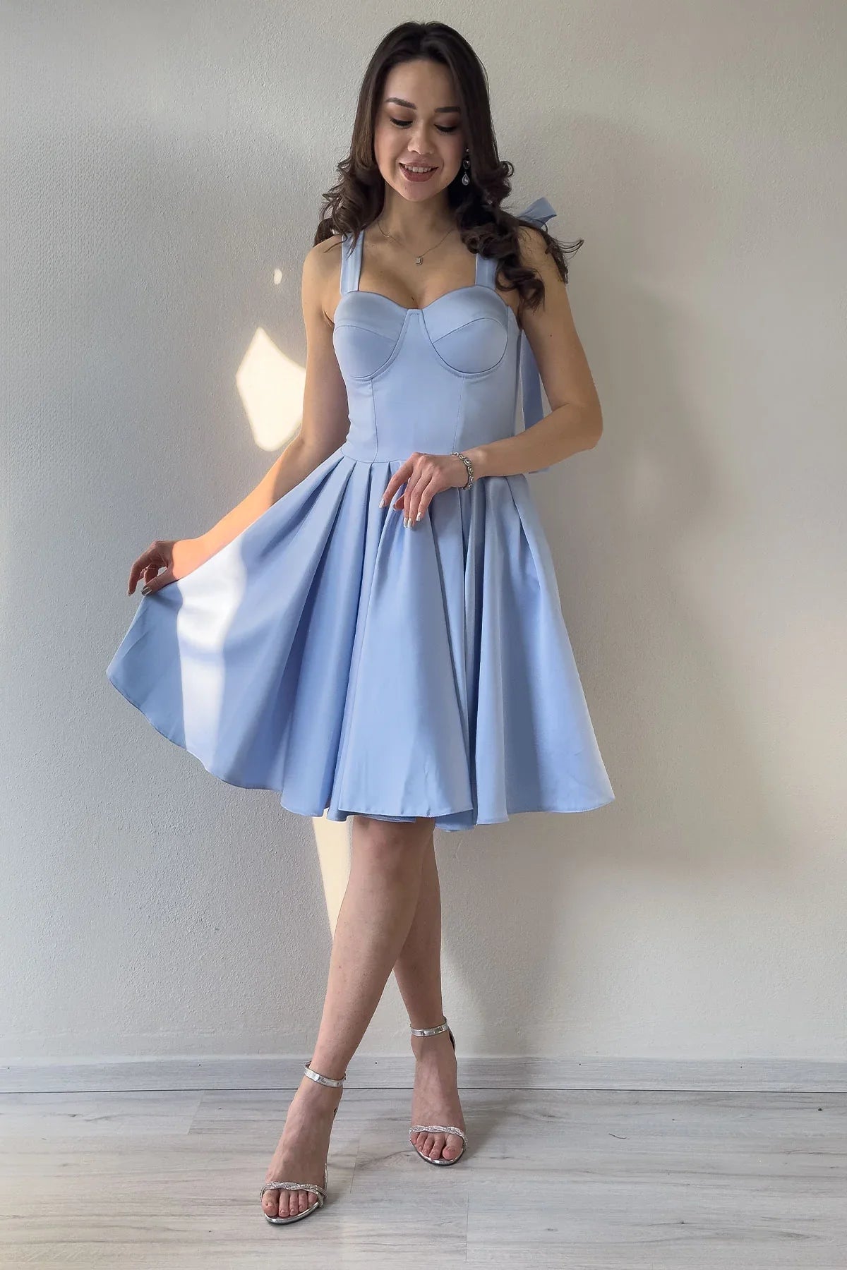 Bebe Mavisi Omuz Bağlama Detaylı Kloş Abiye Elbise