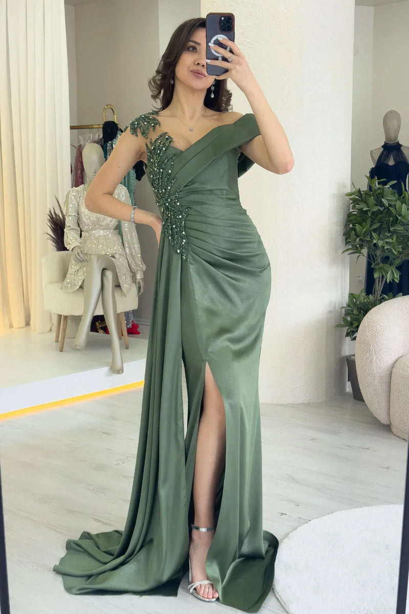 Haki Taş İşlemeli Büzgülü Saten Yırtmaçlı Abiye Elbise