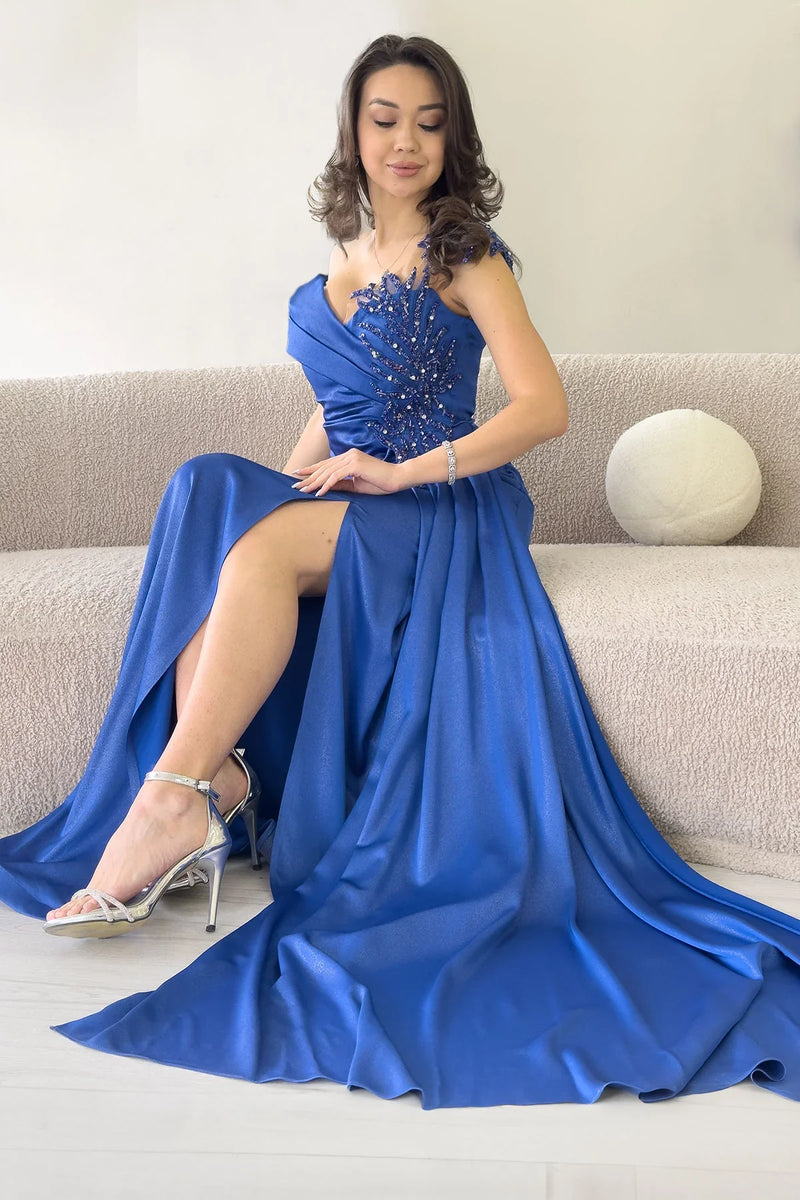 Saks Taş İşlemeli Büzgülü Saten Yırtmaçlı Abiye Elbise