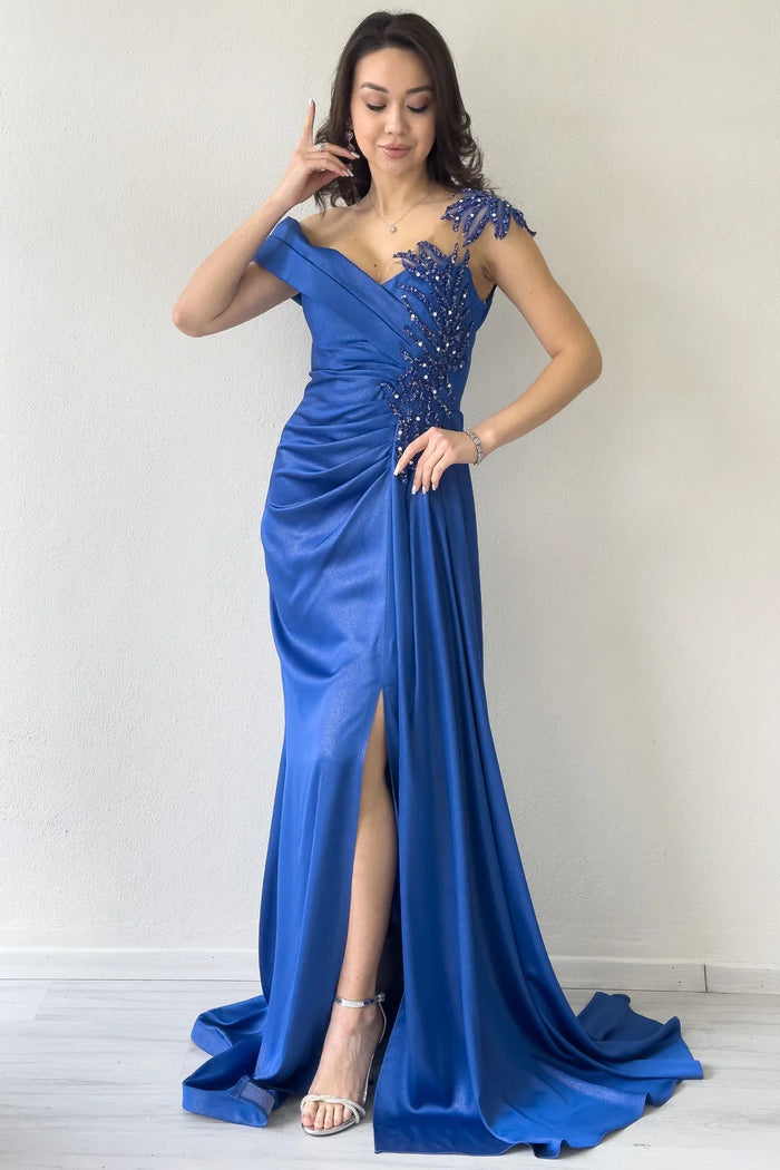 Saks Taş İşlemeli Büzgülü Saten Yırtmaçlı Abiye Elbise