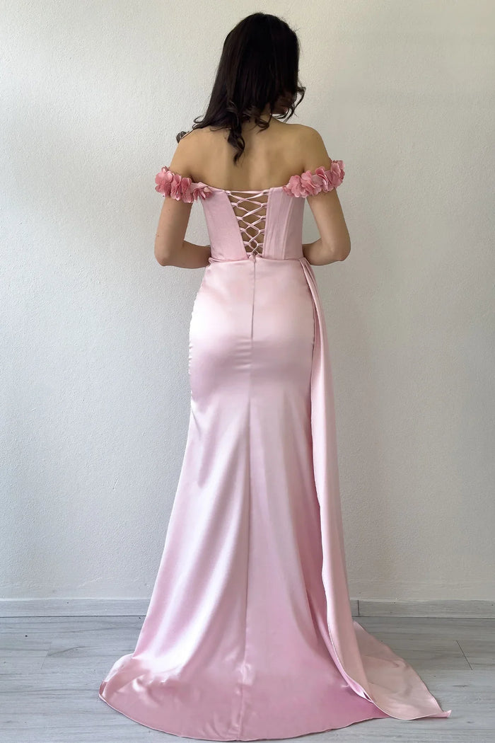 Pudra  Çiçekli Kayık Yaka Drapeli Yırtmaçlı Saten Abiye Elbise