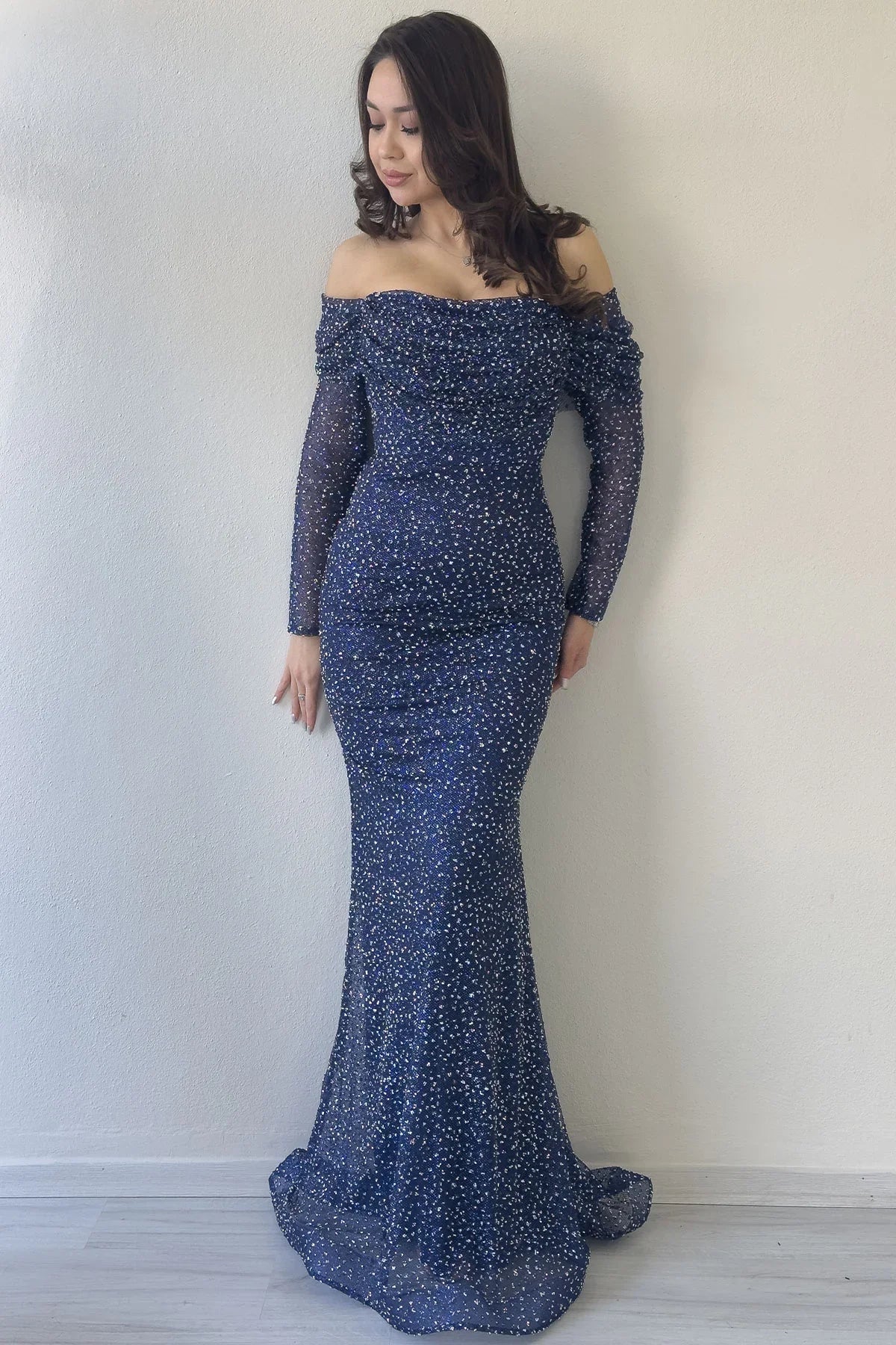 Lacivert Kayık Yaka Taş İşlemeli Uzun Kol Balık Abiye Elbise