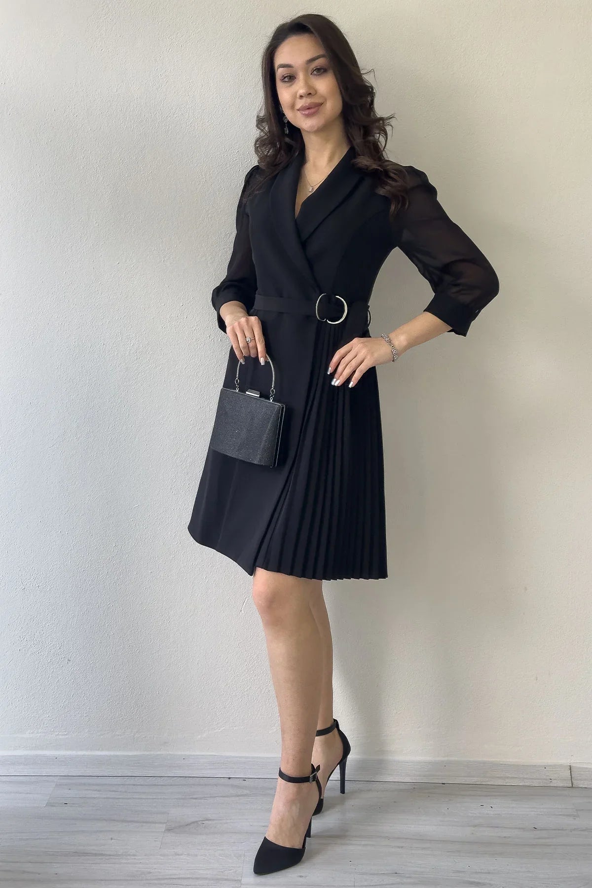 Siyah Gümüş Tokalı Uzun Kollu Piliseli Ceket Elbise