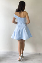 Bebe Mavisi Tek Omuz Taş Detay Mini Kloş Saten Abiye Elbise