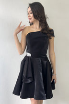 Siyah Tek Omuz Taş Detay Mini Kloş Saten Abiye Elbise