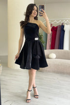 Siyah Tek Omuz Taş Detay Mini Kloş Saten Abiye Elbise