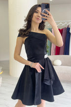 Siyah Tek Omuz Taş Detay Mini Kloş Saten Abiye Elbise