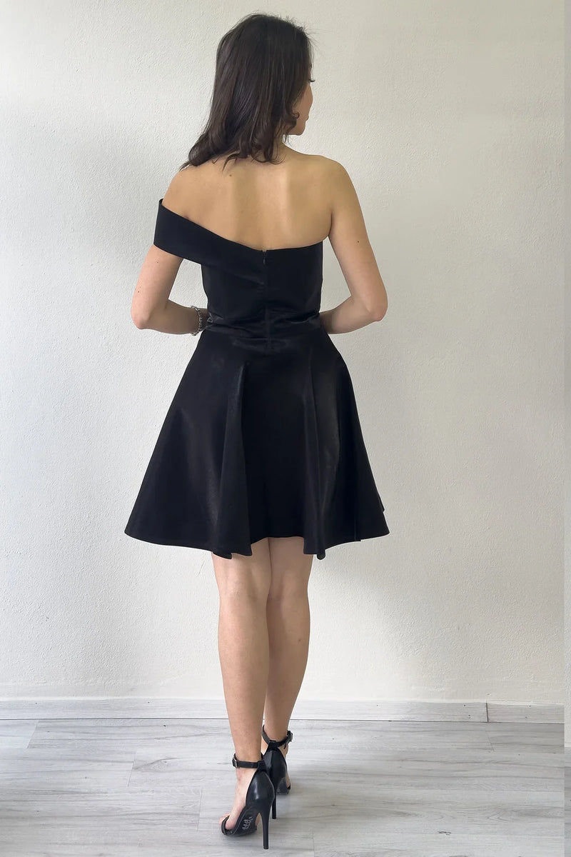 Siyah Tek Omuz Taş Detay Mini Kloş Saten Abiye Elbise