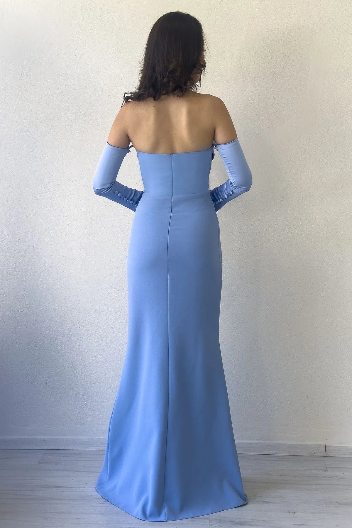 Kadın İndigo Straplez Kol Aksesuarlı Balık Saten Alya Elbise 