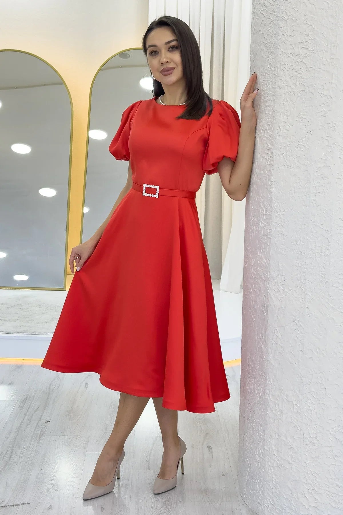 Kadın Kırmızı Balon Kol Taş Kemerli Midi Boy Saten Abiye Elbise