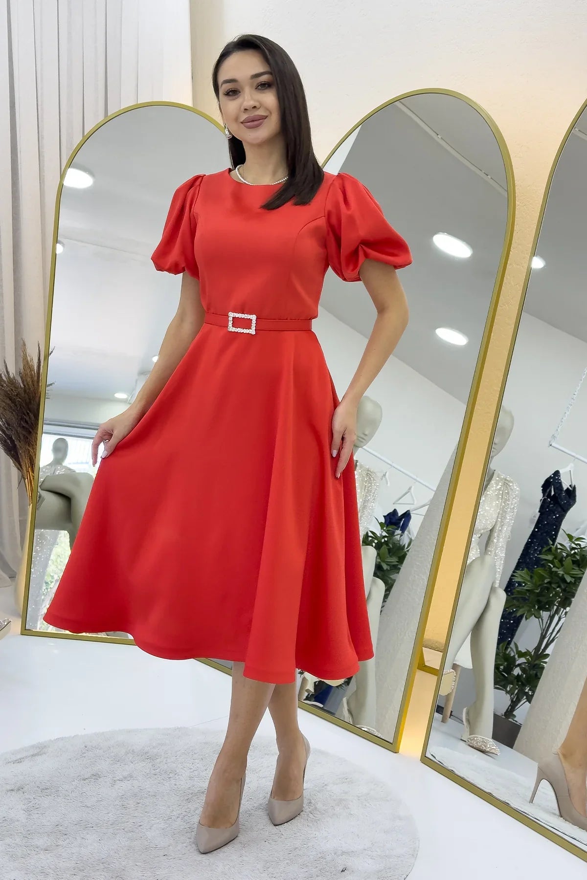 Kadın Kırmızı Balon Kol Taş Kemerli Midi Boy Saten Abiye Elbise
