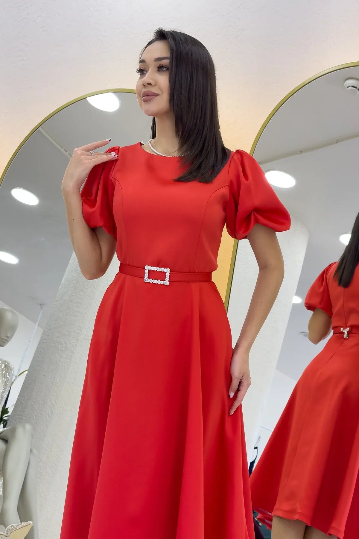 Kadın Kırmızı Balon Kol Taş Kemerli Midi Boy Saten Abiye Elbise