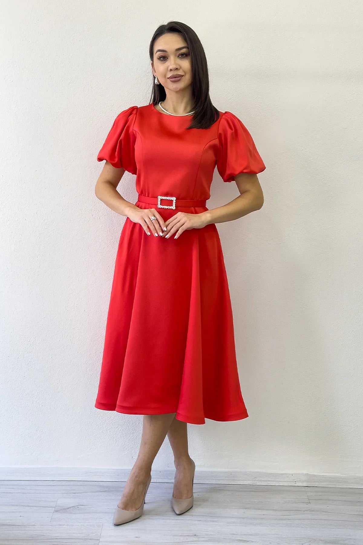 Kadın Kırmızı Balon Kol Taş Kemerli Midi Boy Saten Abiye Elbise