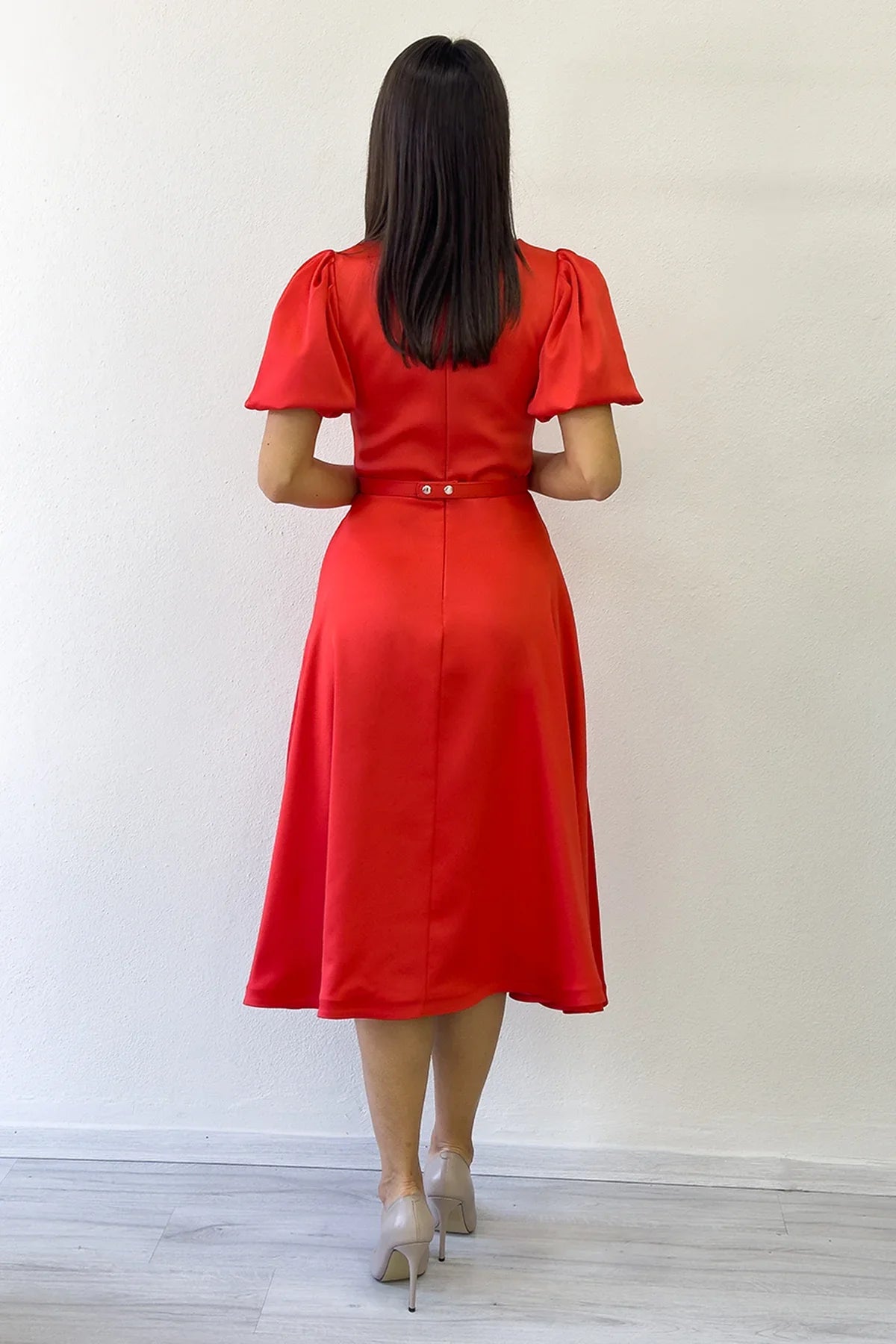Kadın Kırmızı Balon Kol Taş Kemerli Midi Boy Saten Abiye Elbise