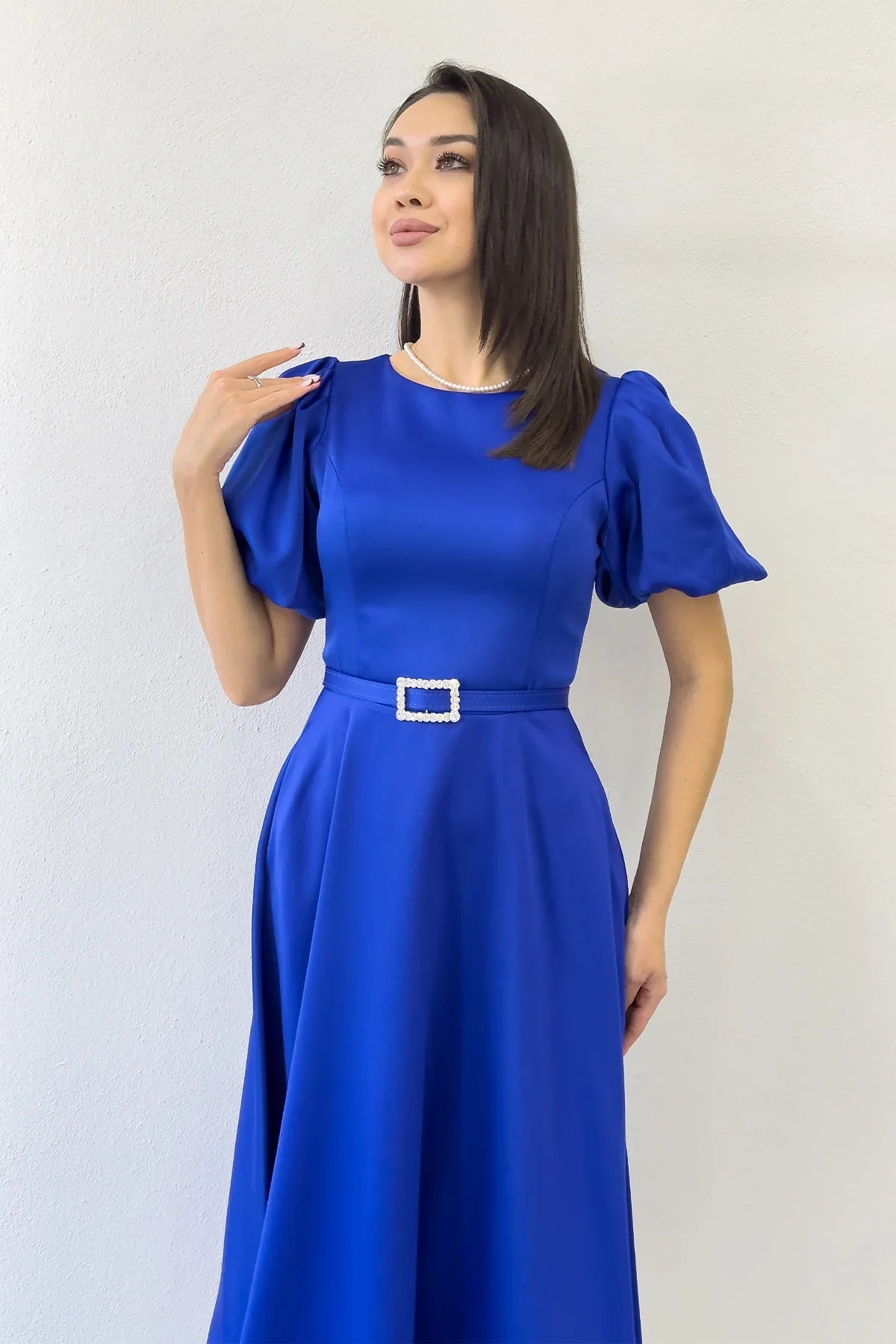 Kadın Saks Balon Kol Taş Kemerli Midi Boy Saten Abiye Elbise