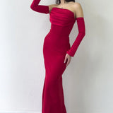 Kadın Kırmızı Straplez Kol Aksesuarlı Balık Saten Alya Elbise