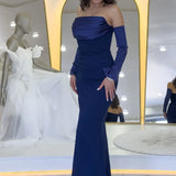 Kadın Lacivert Straplez Kol Aksesuarlı Balık Saten Alya Elbise