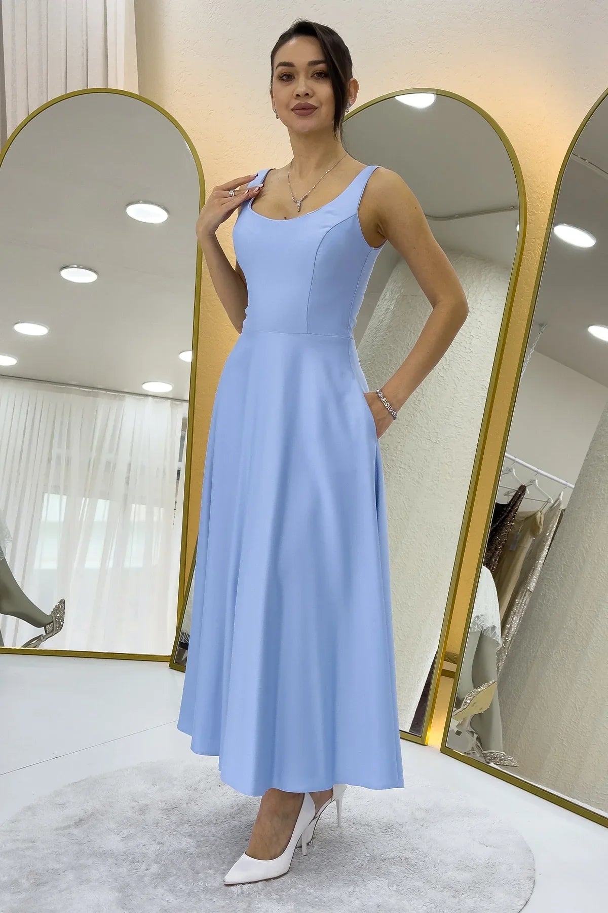 Bebe Mavi U Yaka Sırt Bağlamalı Midi Boy Saten Elbise