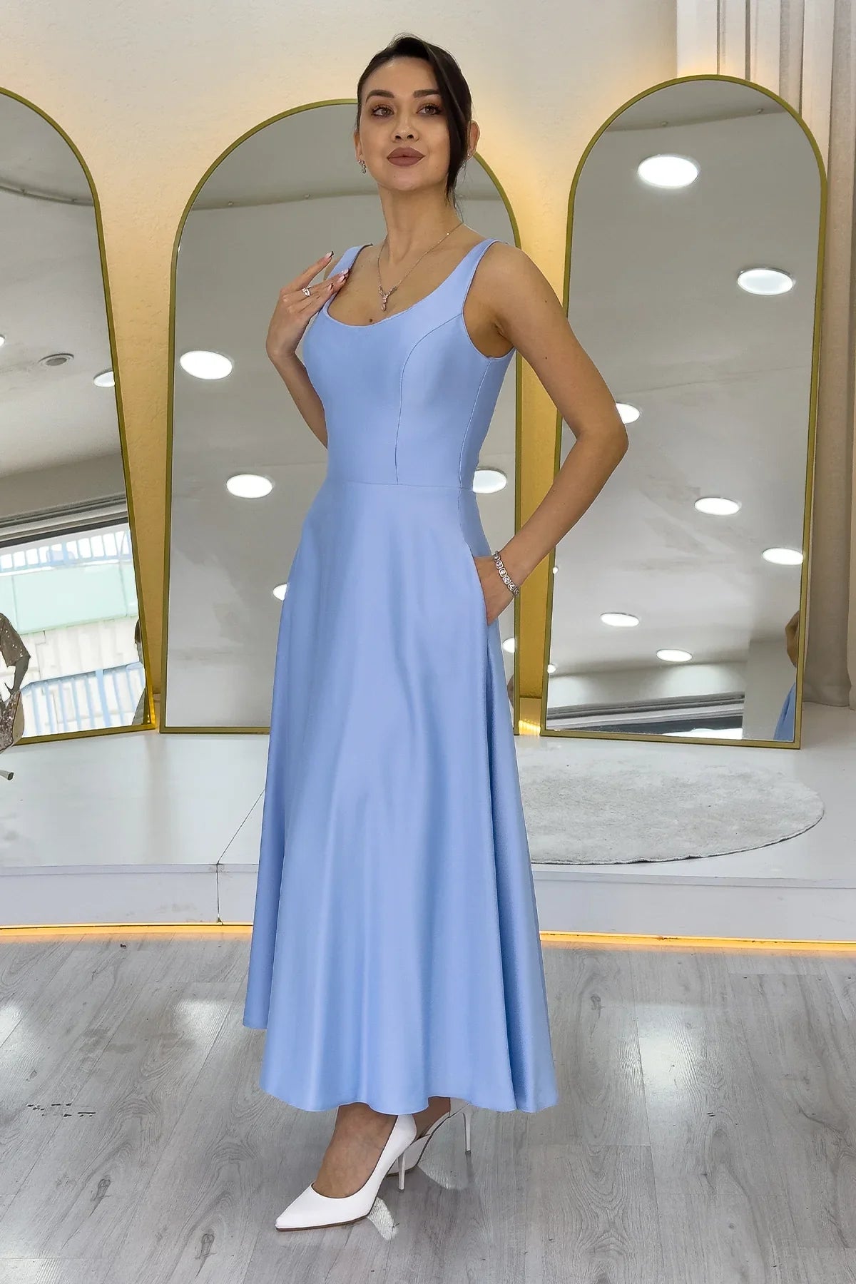 Bebe Mavi U Yaka Sırt Bağlamalı Midi Boy Saten Elbise